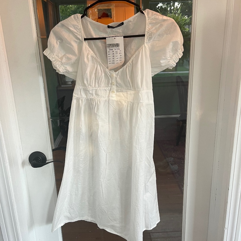 Brandy Melville Puff Sleeve dress